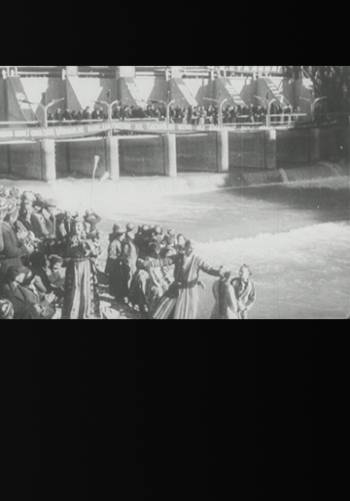БФК открыт.   К берегам реки Нарын БФК едет поезд  с руководителями партии и правительства. Митинг на привокзальной площади