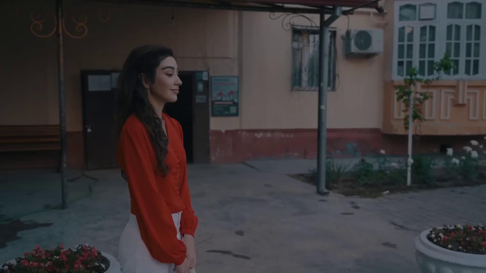 Katta obektlar bilan lesbian porno video