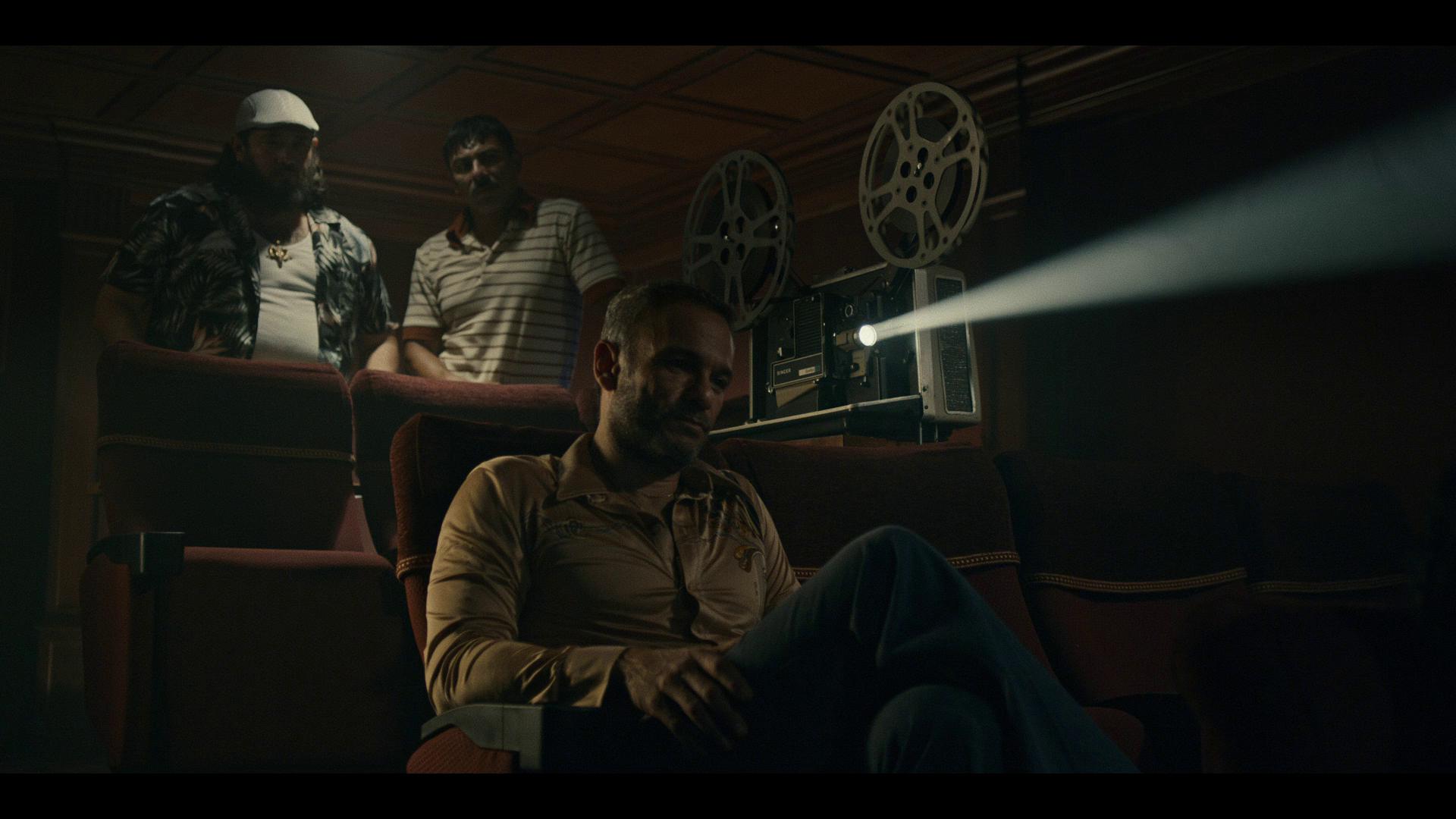 Katta hajmdagi porno fotosuratlarni tomosha qiling