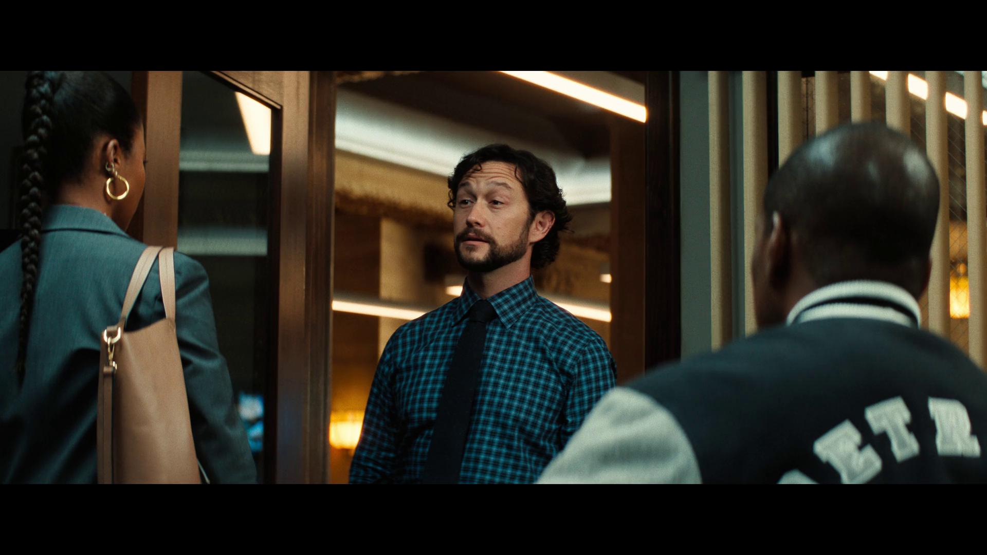 Telefonda videoga olingan ogizdagi ayol